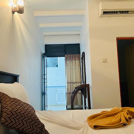 Crystal Wave Holiday Resort Polhena Matara Luaran gambar