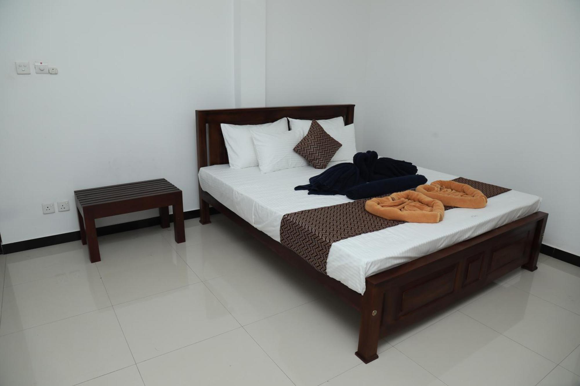 Crystal Wave Holiday Resort Polhena Matara Luaran gambar