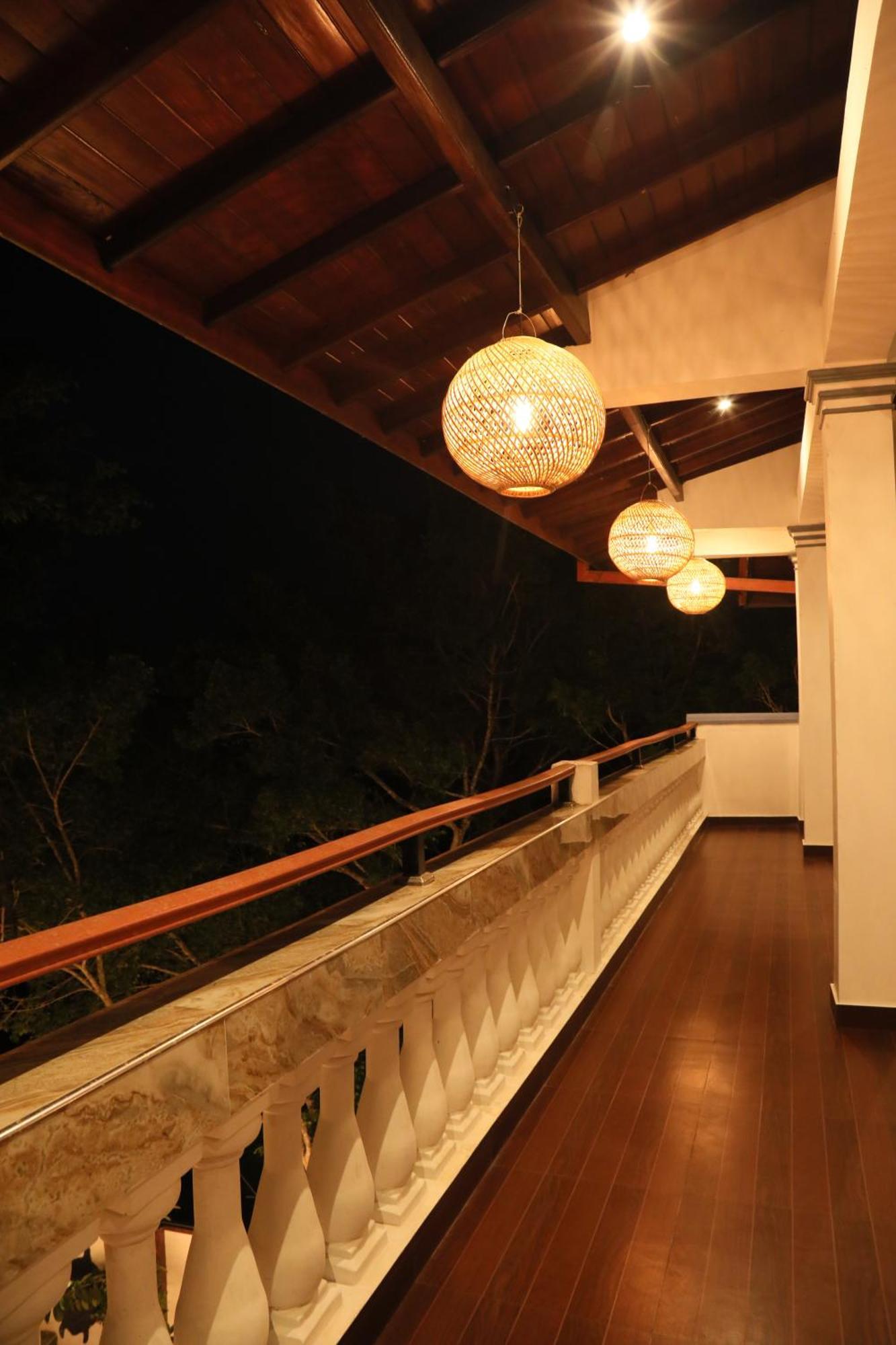 Crystal Wave Holiday Resort Polhena Matara Luaran gambar