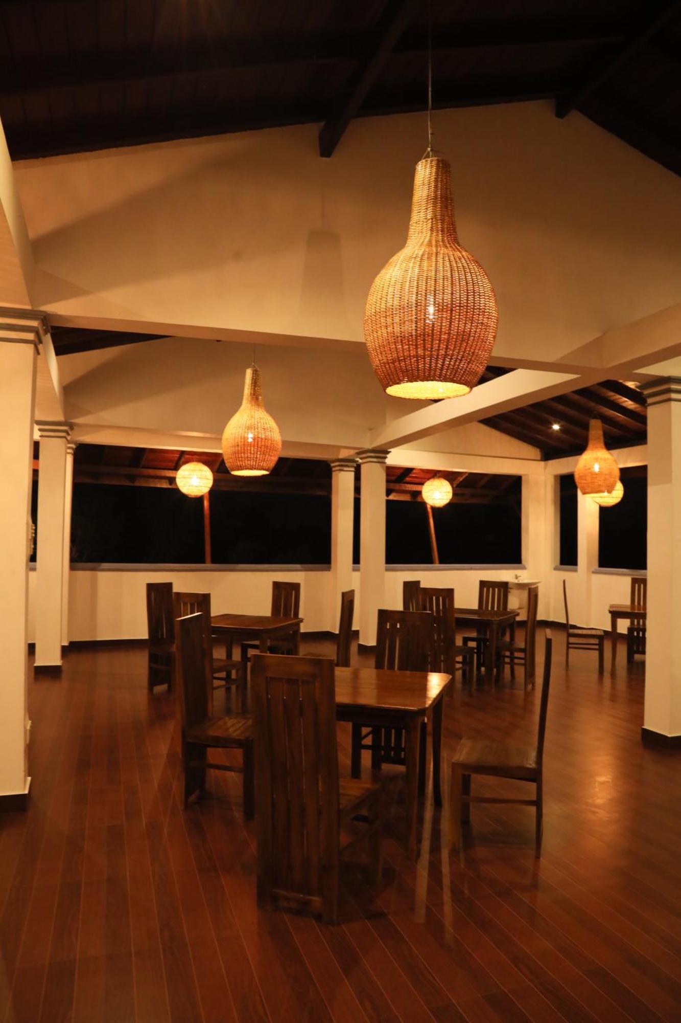 Crystal Wave Holiday Resort Polhena Matara Luaran gambar