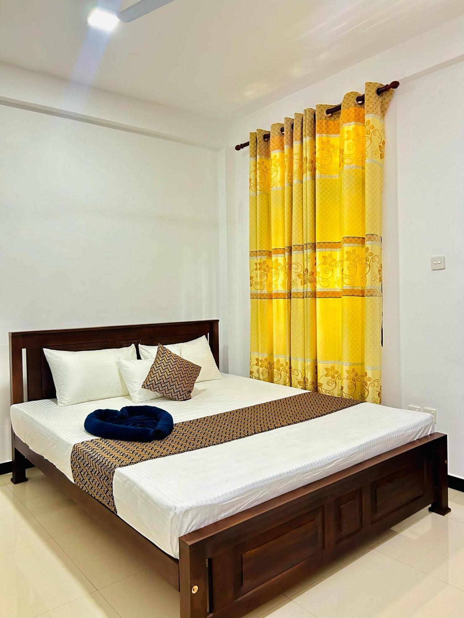 Crystal Wave Holiday Resort Polhena Matara Luaran gambar