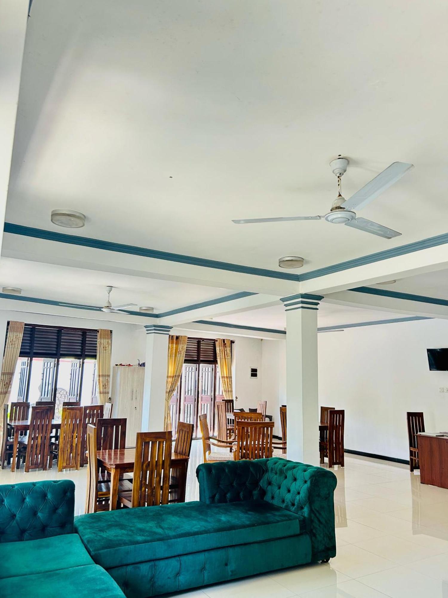 Crystal Wave Holiday Resort Polhena Matara Luaran gambar