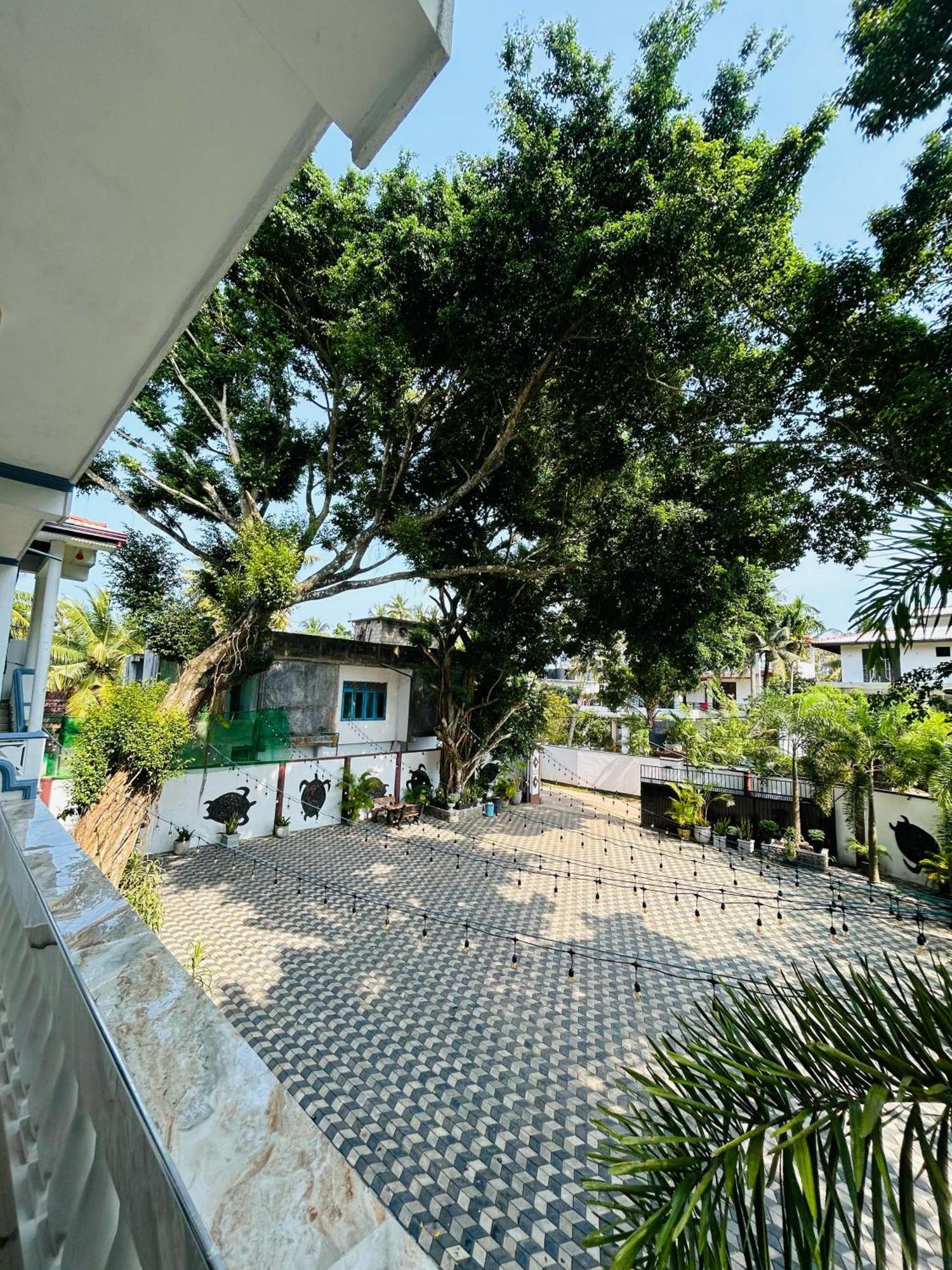 Crystal Wave Holiday Resort Polhena Matara Luaran gambar