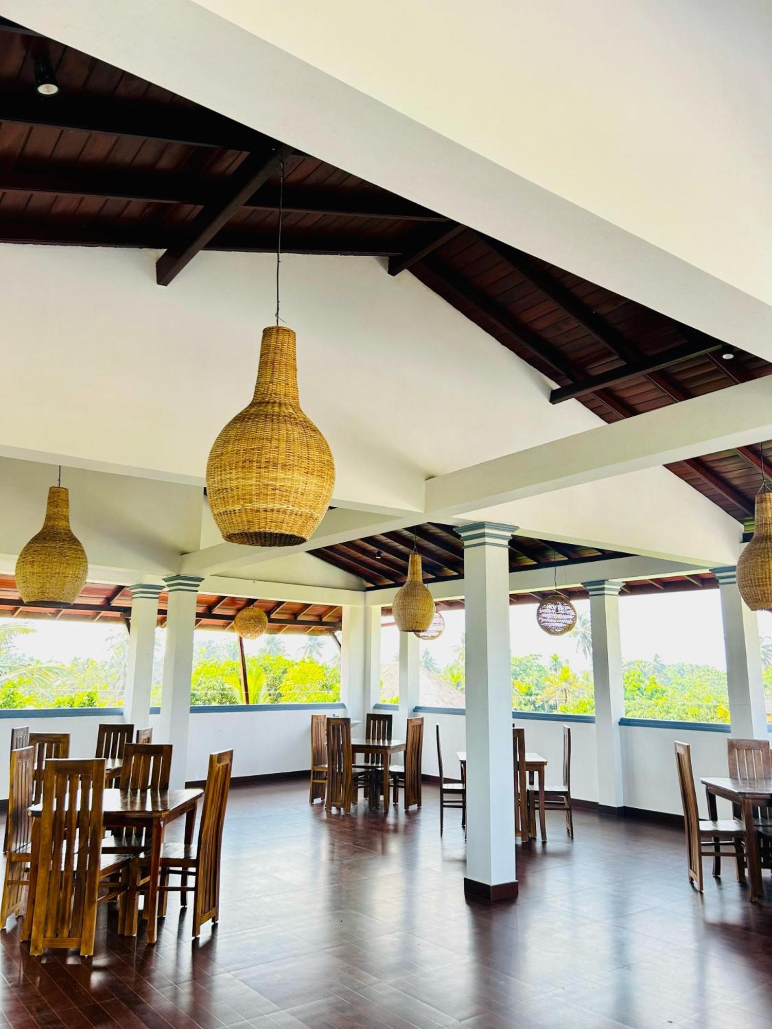 Crystal Wave Holiday Resort Polhena Matara Luaran gambar